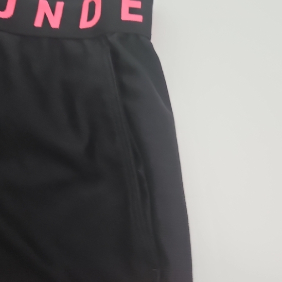 Under Armour UA Women's Workout Athletic Shorts in Black and Pink Size Small - Picture 3 of 9